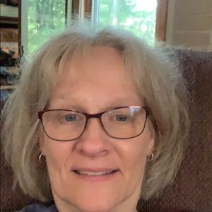 Meet your Posher, Carolyn